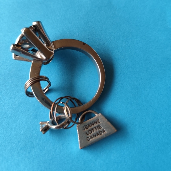 Jeanne Lottie Crystal Clear Solitaire Key Ring - Picture 3 of 5